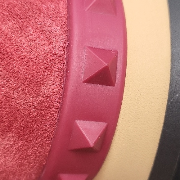 Valentino Garavani Rockrunner Sneakers - Picture 4 of 16